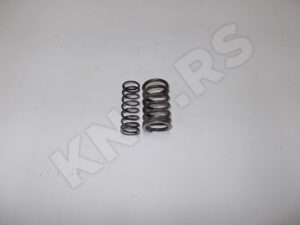 OPRUGA VENTILA GLAVE MOTORA IMT533-560 PAR